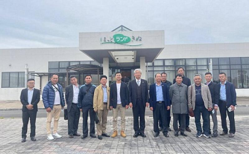Phó Thị trưởng TP. Yachiyo cùng đoàn công tác huyện Lạc Dương tham quan khu nhà máy xử lý rác thải tại khu khoáng nóng Kinu 
